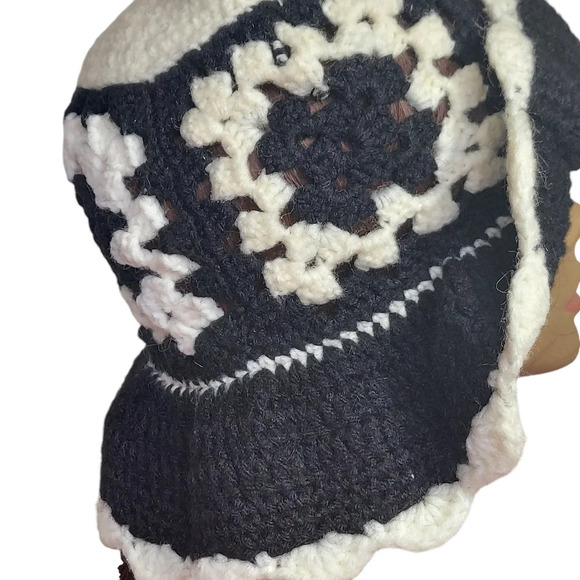 Vintage Black White Handcrafted Crochet Big Floppy Brim Hat - Picture 2 of 11